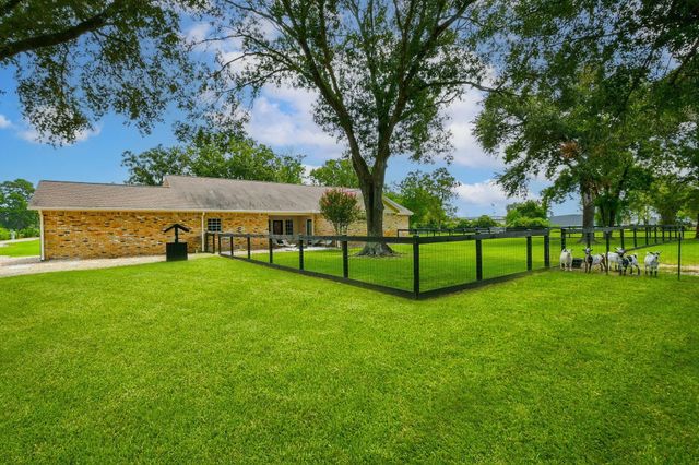 22035 Buescher Road, Tomball, TX 77377