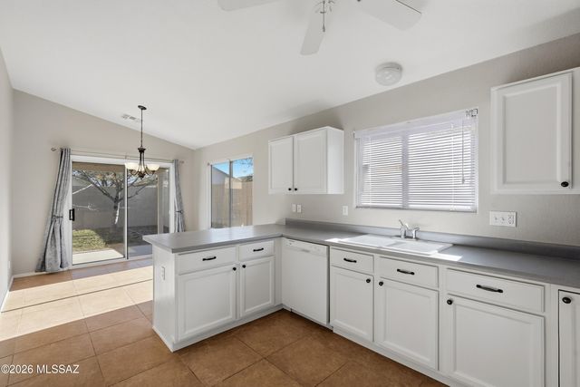 7821 S Kilbrennan Way, Tucson, AZ 85747