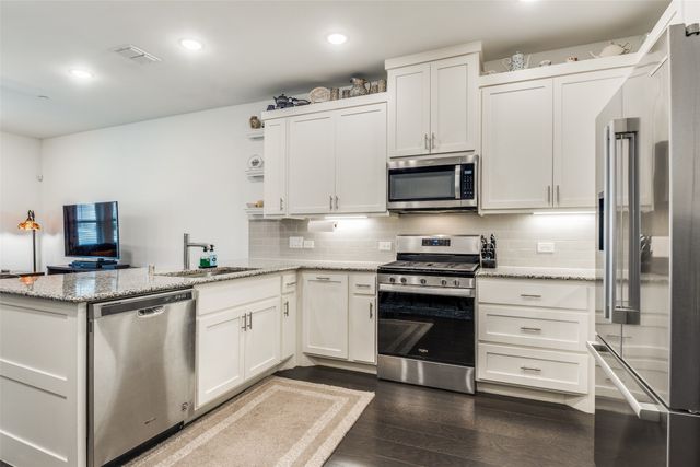 2550 Barnwood Lane, Garland, TX 75042