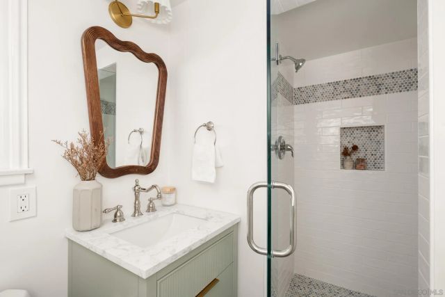 4993 February St, San Diego, CA 92110