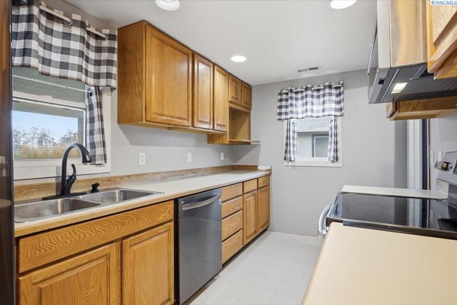 198604 E Bowles Rd, Kennewick, WA 99337