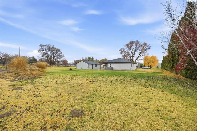 198604 E Bowles Rd, Kennewick, WA 99337
