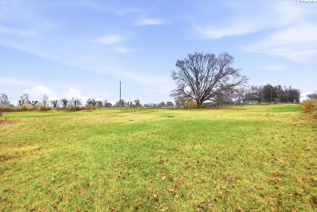 198604 E Bowles Rd, Kennewick, WA 99337