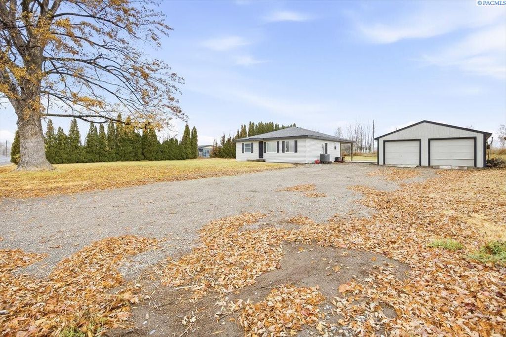 198604 E Bowles Rd, Kennewick, WA 99337