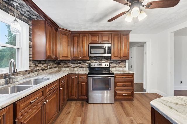 252 South Main Street, Coventry, RI 02816