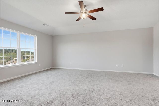 211 CLOVER MEADOW Lane, Maryville, TN 37801