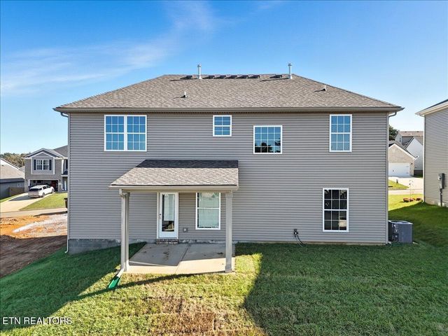 211 CLOVER MEADOW Lane, Maryville, TN 37801