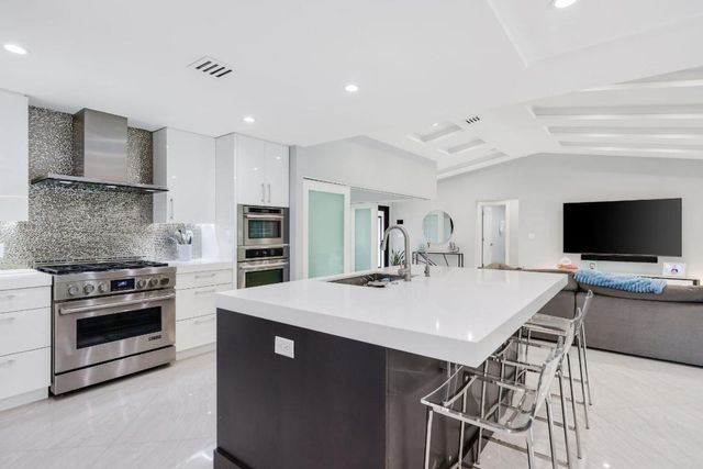 20984 Shady Vista Lane, Boca Raton, FL 33428