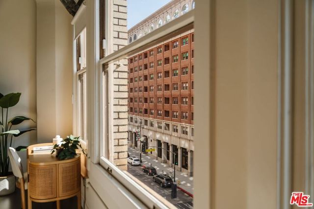 939 S Broadway 404, Los Angeles, CA 90015