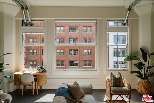 939 S Broadway 404, Los Angeles, CA 90015