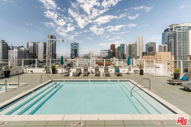 939 S Broadway 404, Los Angeles, CA 90015