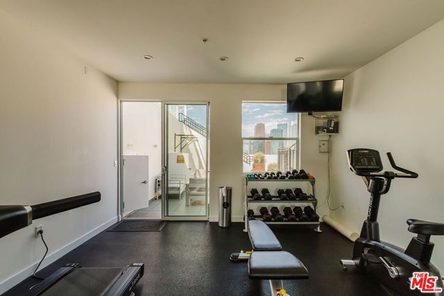 939 S Broadway 404, Los Angeles, CA 90015