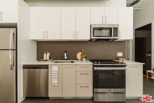 939 S Broadway 404, Los Angeles, CA 90015