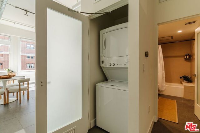 939 S Broadway 404, Los Angeles, CA 90015