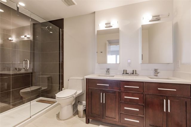 1200 E PEPPERTREE LANE 402, Sarasota, FL 34242