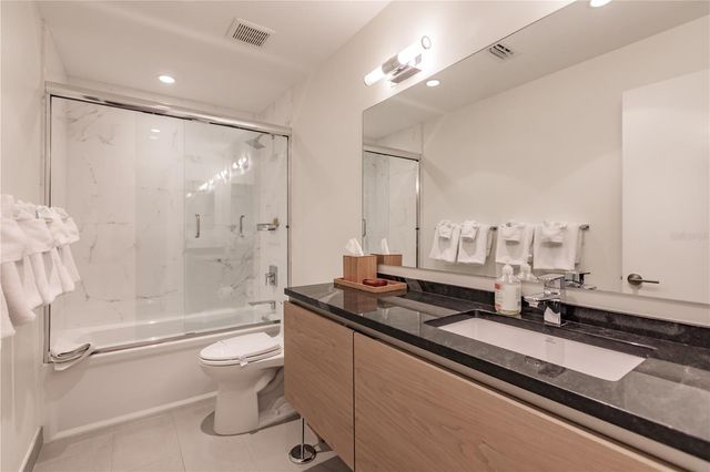 1200 E PEPPERTREE LANE 402, Sarasota, FL 34242