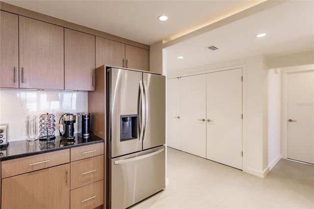 1200 E PEPPERTREE LANE 402, Sarasota, FL 34242