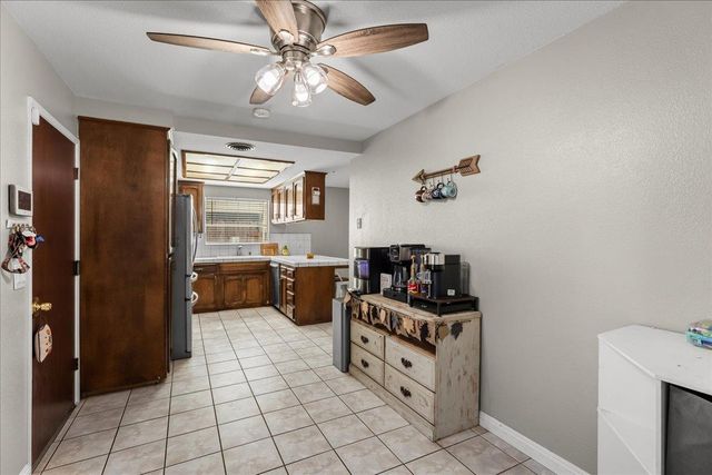 1875 Shadyside Ct, Oakdale, CA 95361