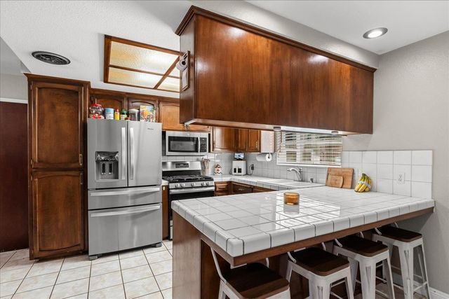 1875 Shadyside Ct, Oakdale, CA 95361