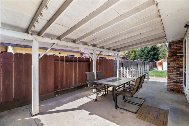 1875 Shadyside Ct, Oakdale, CA 95361