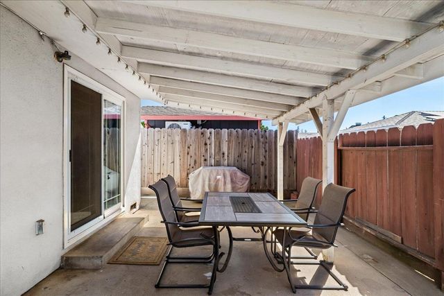 1875 Shadyside Ct, Oakdale, CA 95361