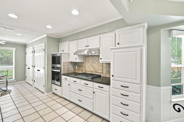 2005 Yorkstown Drive, Ennis, TX 75119