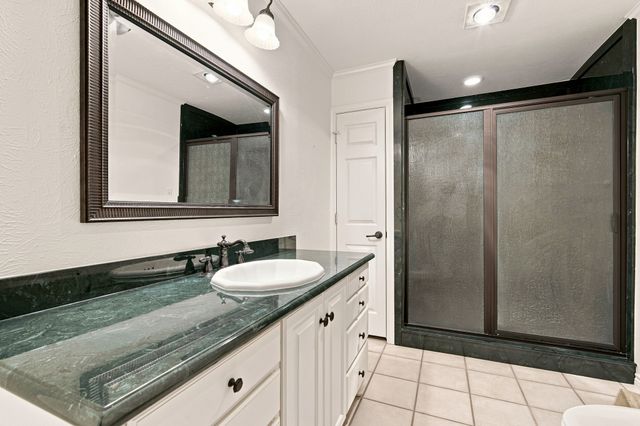 2005 Yorkstown Drive, Ennis, TX 75119