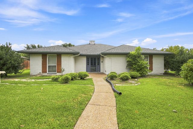2005 Yorkstown Drive, Ennis, TX 75119