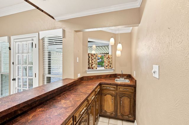 2005 Yorkstown Drive, Ennis, TX 75119