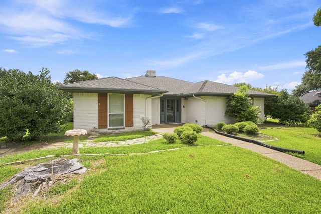 2005 Yorkstown Drive, Ennis, TX 75119