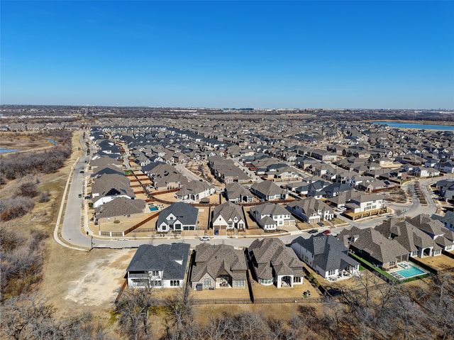 1768 Coopers Hawk Drive, Arlington, TX 76005