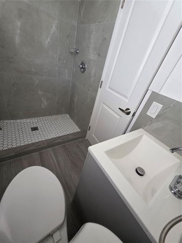 57 Esplanade Dr C, Miami Springs, FL 33166