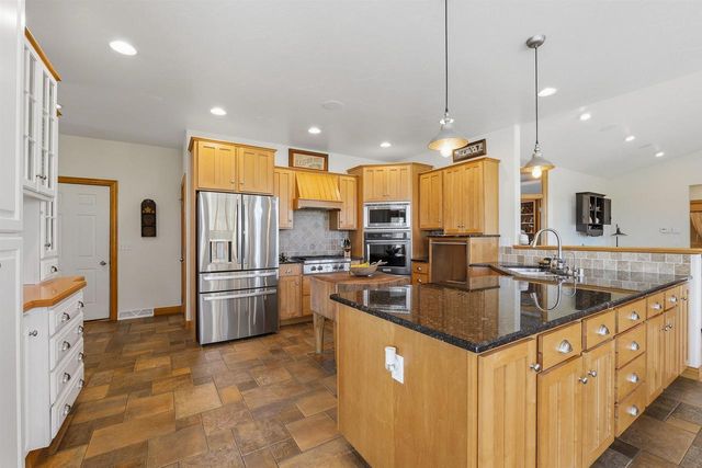 1229 WINCHESTER AVENUE, Fond Du Lac, WI 54935