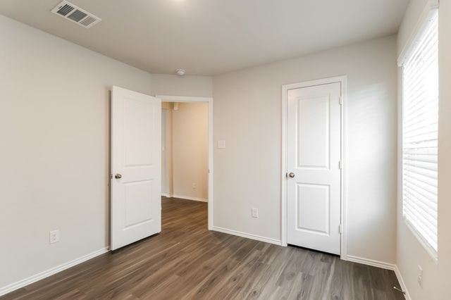 513 Sussex, Everman, TX 76140