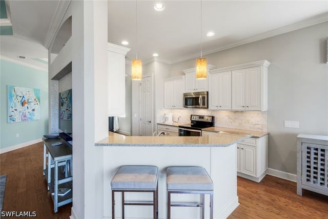 8835 Nautical Landing CIR 201, Naples, FL 34120