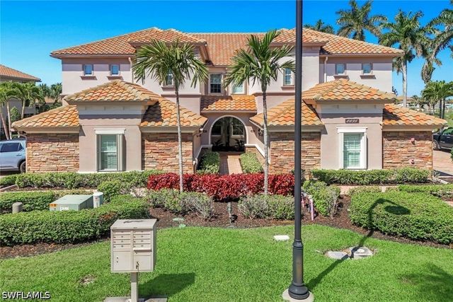 8835 Nautical Landing CIR 201, Naples, FL 34120