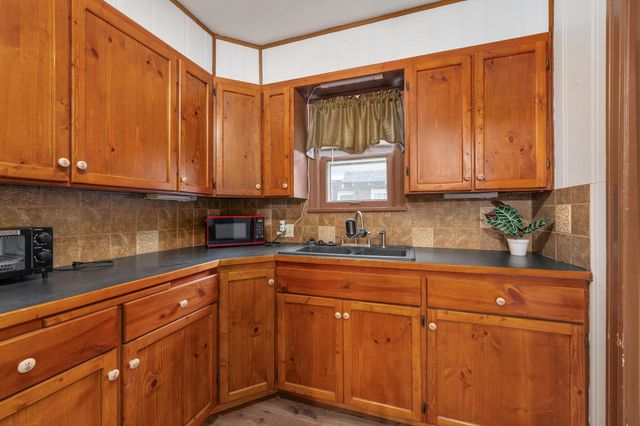 537 S Broadview, Wichita, KS 67218