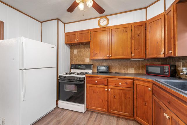 537 S Broadview, Wichita, KS 67218