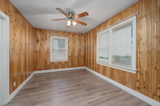 537 S Broadview, Wichita, KS 67218