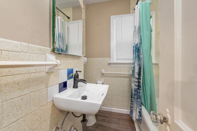 537 S Broadview, Wichita, KS 67218