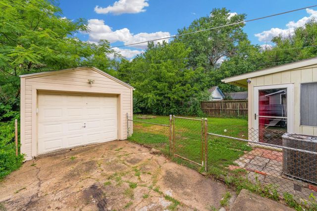 537 S Broadview, Wichita, KS 67218