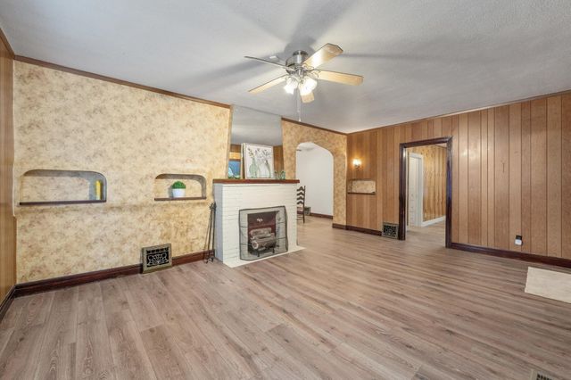 537 S Broadview, Wichita, KS 67218