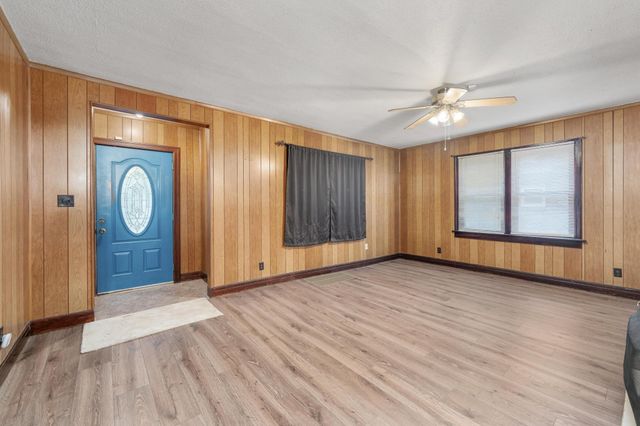 537 S Broadview, Wichita, KS 67218