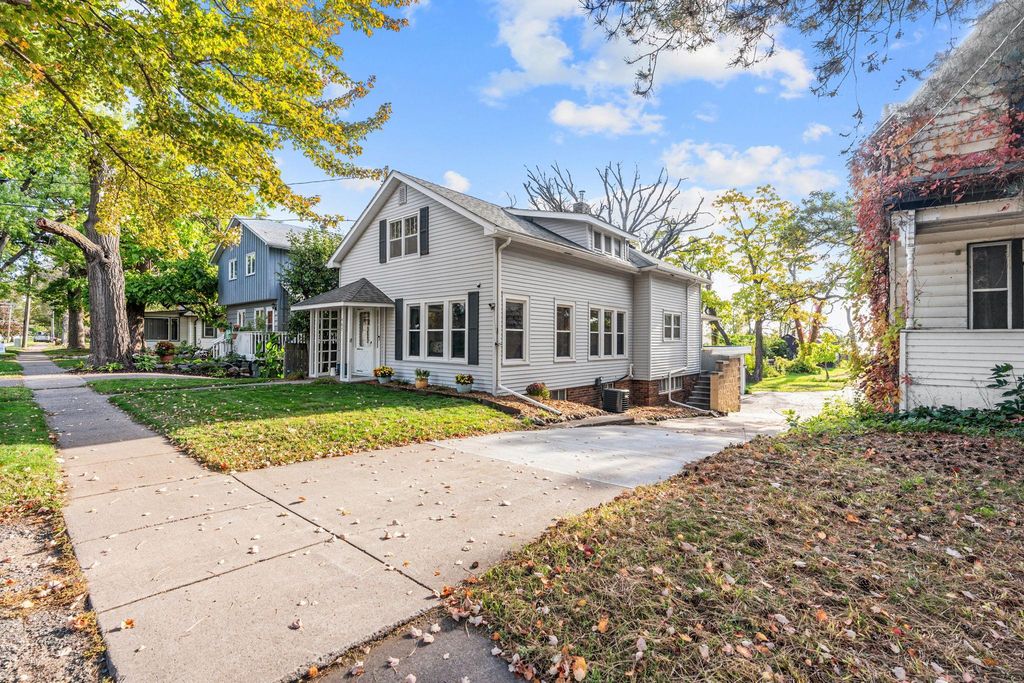467 N Shore Drive, Forest Lake, MN 55025 — photo 2