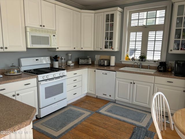 43 Ocean Avenue, Manasquan, NJ 08736