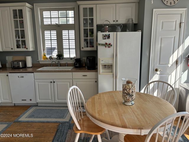 43 Ocean Avenue, Manasquan, NJ 08736