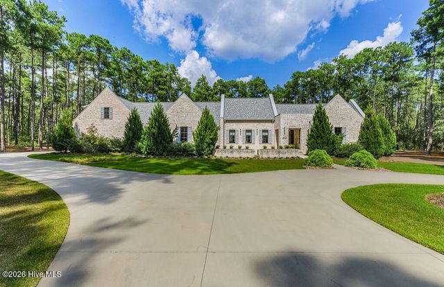 40 Cherry Hill Drive, Pinehurst, NC 28374