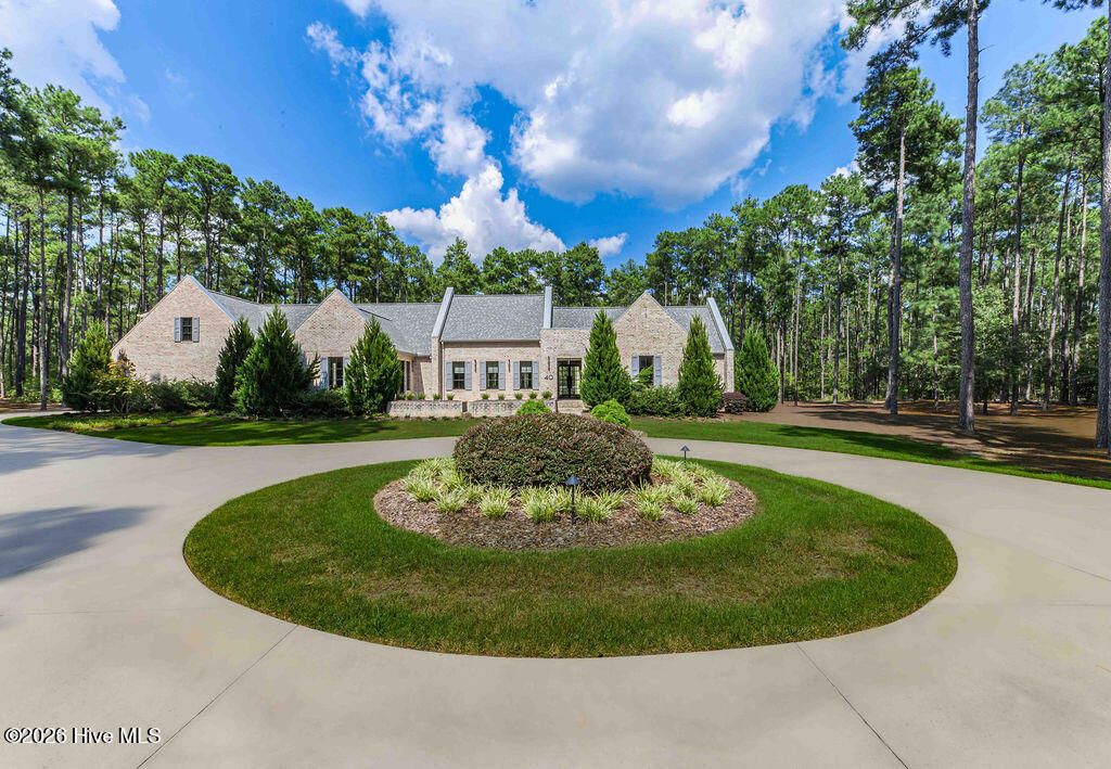 40 Cherry Hill Drive, Pinehurst, NC 28374