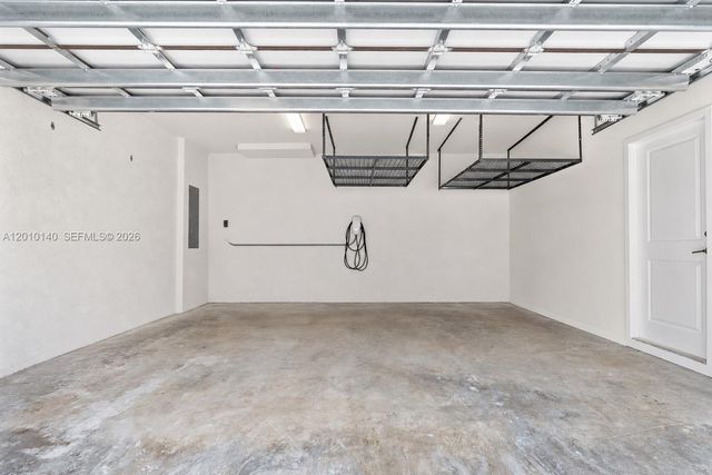 8368 Central Park Blvd, Doral, FL 33166