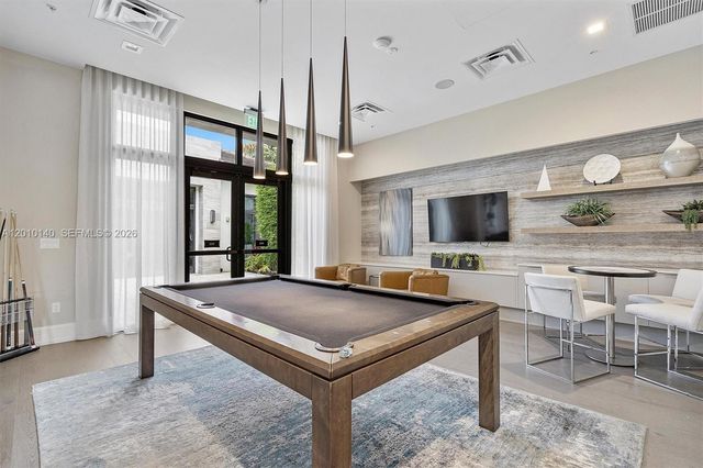 8368 Central Park Blvd, Doral, FL 33166